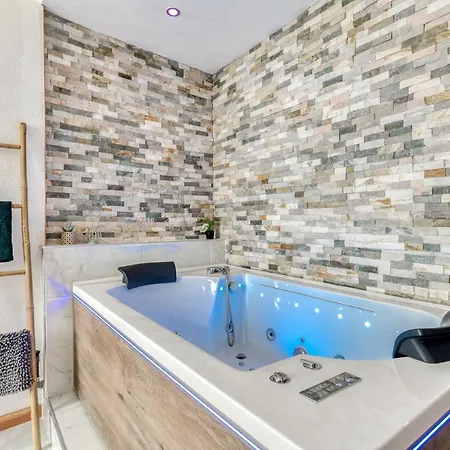 Parenthese Occitane -wifi - Balneo- Parking Gratuit - Netflix Apartment *