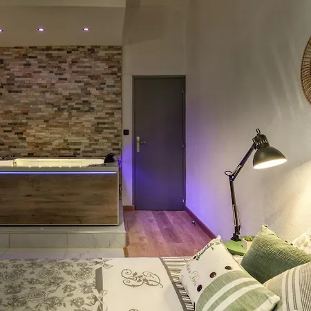 Parenthese Occitane -wifi - Balneo- Parking Gratuit - Netflix Apartment Carcassonne